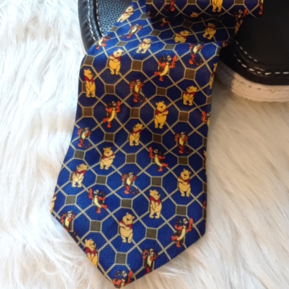 *POOH* WINNIE THE POOH NECKTIE 💙💛💙 - Picture 2 of 10